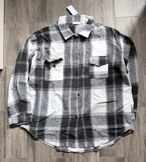 Plaid Flannel Shirt, Button Up In Gray And Black Men’s Size Large Brand New